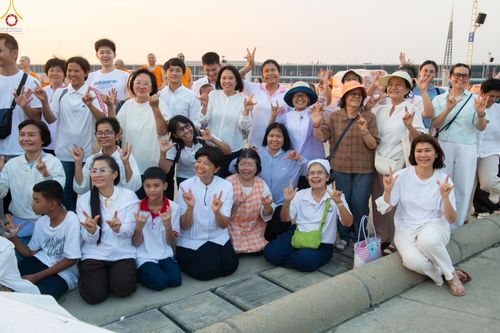 ภาพ No.322647:วันที่ 17 เมษายน พ.ศ.2569 การเรียงกล่องไทยธรรม เรียงน้ำดื่ม เรียงร่ม ณ ลานธรรมพระมหาธรรมกายเจดีย์ เพื่องานถวายมหาสังฆทาน 40,000 กว่าวัดทั่วประเทศ วันคุ้มครองโลก 22 เมษายน พ.ศ.2569 วัดพระธรรมกาย