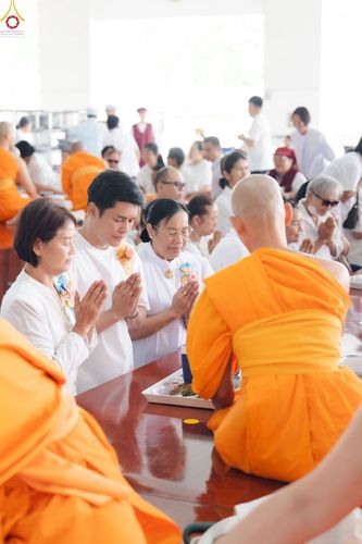 ภาพ No.348285:วันที่ 10 กันยายน พ.ศ.2569 พิธีสวดพระพุทธมนต์ และถวายภัตตาหารเป็นสังฆทาน เนื่องในวันครบ 26 ปี วันคล้ายละสังขาร คุณยายอาจารย์มหารัตนอุบาสิกาจันทร์ ขนนกยูง ณ หอฉันคุณยายอาจารย์ฯ วัดพระธรรมกาย