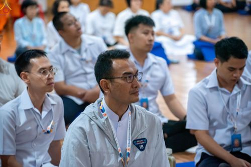 ภาพ No.319987:วันที่ 6 เมษายน พ.ศ.2569 ทีมจัดภัตตาหารประชุมเตรียมงานถวายมหาสังฆทาน 40,000 กว่าวัดทั่วประเทศ บูชาธรรม 82 ปี หลวงพ่อธัมมชโย