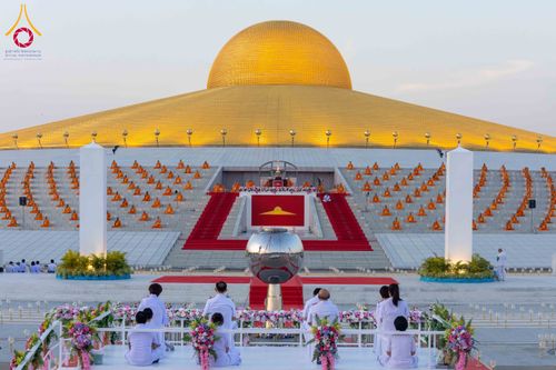 ภาพ No.312119:วันอังคารที่ 3 มีนาคม พ.ศ.2569 พิธีเวียนประทักษิณและจุดมาฆประทีป ณ ลานธรรมพระมหาธรรมกายเจดีย์ วัดพระธรรมกาย