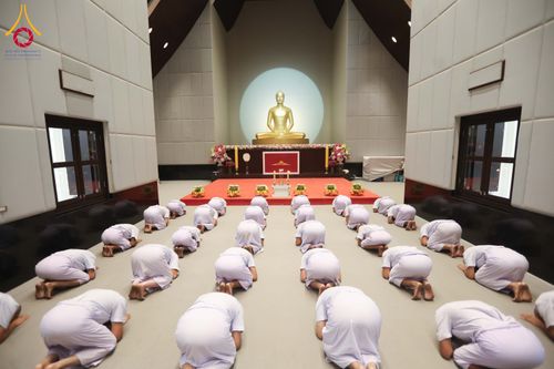 ภาพ No.298118:วันเสาร์ที่ 17 มกราคม พ.ศ. 2569 พิธีบรรพชาอุปสมบท โครงการอุปสมบทหมู่ บูชาธรรมครบ 117 ปี คุณยายอาจารย์มหารัตนอุบาสิกาจันทร์ ขนนกยูง  ณ อุโบสถพระไตรปิฎก วัดพระธรรมกาย