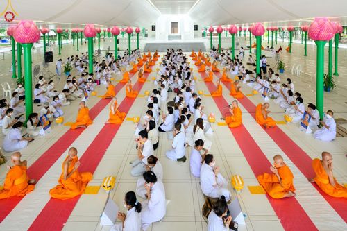 ภาพ No.51074:ประมวลภาพพิธีบรรพชาอุปสมบท โครงการบรรพชาอุปสมบทหมู่ รุ่นวันครูวิชชาธรรมกาย ปีพุทธศักราช 2565