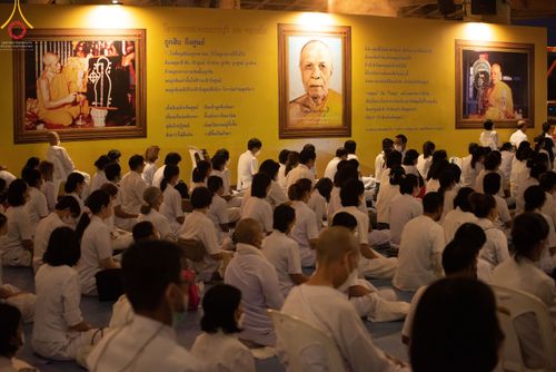 ภาพ No.52610:ประมวลภาพวันคล้ายวันเกิดครบรอบ 138 ปี พระมงคลเทพมุนี (สด จนฺทสโร) พระผู้ปราบมาร ชุดที่ 2