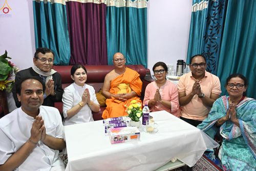 ภาพ No.278929:วันที่ 4 พฤศจิกายน 2568 กฐินสมทบวัดต่างประเทศ โดยคณะศิษยานุศิษย์ บูชาธรรม 81 ปี หลวงพ่อธัมมชโย ณ วัดพุทธบังคลาเทศ พุทธคยา ประเทศอินเดีย