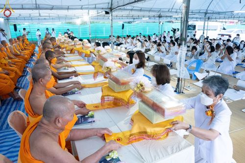 ภาพ No.70033:พิธีถวายภัตตาหารเป็นสังฆทาน แด่คณะพระธรรมยาตราฯ ในโครงการธรรมยาตราฯ ปีที่ 11 ณ อนุสรณ์สถานคลองบางนางแท่น อ.สามพราน จ.นครปฐม วันที่ 11 มกราคม พ.ศ. 2566