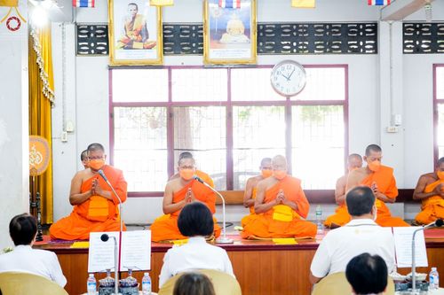 ภาพ No.71655:พระธรรมยาตรา ปฏิบัติศาสนกิจ ทำนุบำรุงศาสนสถาน, สวดธรรมจักร ,ปฏิบัติธรรม ร่วมกับชุมชน,นักเรียนเด็กดีวีสตาร์ และร่วมพิธีทอดผ้าป่าบำรุงศาสนสถาน ในโครงการธรรมยาตรากตัญญูบูชา มหาปูชนียาจารย์ พระมงคลเทพมุนี(สด จนฺทสโร) พระผู้ปราบมาร อนุสรณ์สถาน 7 แห่ง ปีที่ 11