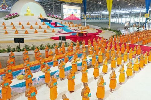 พิธีรับมอบต้นสมบัติจักรพรรดิ เพื่องานเผยแผ่พระพุทธศาสนาวิชชาธรรมกายไปทั่วโลก แด่ศูนย์ส่งเสริมศีลธรรมทั่วโลก 221 แห่ง ในวันอาทิตย์ต้นเดือนที่ 4 ธันวาคม พ.ศ. 2565 ณ วัดพระธรรมกาย จ.ปทุมธานี