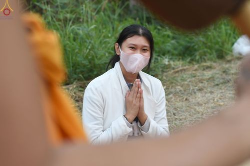 ภาพ No.68970:พิธีต้อนรับพระธรรมยาตรา ในโครงการธรรมยาตรากตัญญูบูชา มหาปูชนียาจารย์ พระมงคลเทพมุนี(สด จนฺทสโร) พระผู้ปราบมาร อนุสรณ์สถาน 7 แห่ง ปีที่ 11 วันที่ 3 มกราคม พ.ศ. 2566 ณ อนุสรณ์สถานมหาวิหารพระมงคลเทพมุนี จ.สุพรรณบุรี