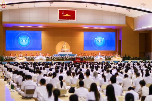 ภาพ No.337813:วันอาทิตย์ต้นเดือน 5 กรกฎาคม พ.ศ.2569 พิธีบูชาข้าวพระ ณ สภาธรรมกายสากล วัดพระธรรมกาย