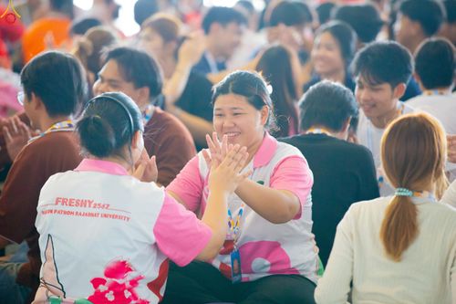 ภาพ No.325494:วันที่ 21-22 เมษายน พ.ศ.2569 การอบรมจิตอาสาเพื่อจัดเตรียมภัตตาหาร และจัดงานถวายมหาสังฆทานแด่ คณะสงฆ์ 40,000 กว่าวัดทั่วประเทศ ณ วัดพระธรรมกาย