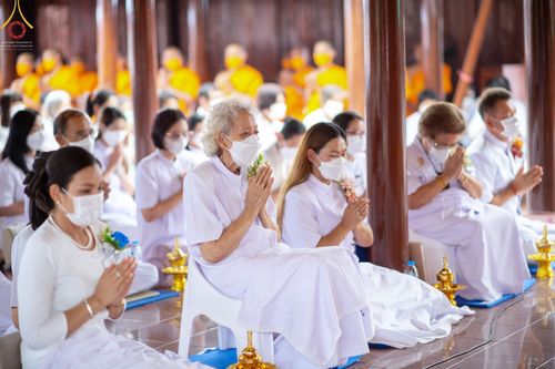 ภาพ No.71564:พระธรรมยาตรา ปฏิบัติศาสนกิจ ทำนุบำรุงศาสนสถาน, ปฏิบัติธรรม ร่วมกับชุมชน,นักเรียนเด็กดีวีสตาร์ และร่วมพิธีทอดผ้าป่าบำรุงศาสนสถาน ในโครงการธรรมยาตรากตัญญูบูชา มหาปูชนียาจารย์ พระมงคลเทพมุนี(สด จนฺทสโร) พระผู้ปราบมาร อนุสรณ์สถาน 7 แห่ง ปีที่ 11 ณ วัดสองพี่น