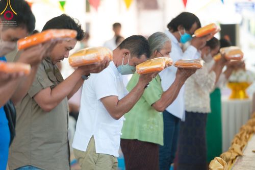 ภาพ No.64057:พิธีทอดกฐินสามัคคีทั่วไทย 5,000 วัด โดยคณะศิษยานุศิษย์วัดพระธรรมกาย น้อมบูชาธรรม 78 ปี หลวงพ่อธัมมชโย วันจันทร์ ที่ 7 พฤศจิกายน พ.ศ. 2565 ณ วัดโคกขาม ต.โบสถ์ อ.พิมาย จ.นครราชสีมา