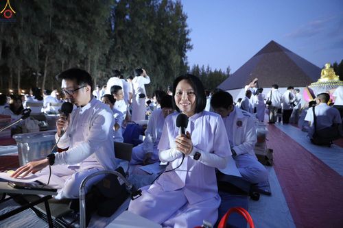 ภาพ No.300673:ภาพเบื้องหลังอาสาสมัครรวมใจ ชุดที่ 3 ในโครงการธรรมยาตรา กตัญญูบูชา มหาปูชนียาจารย์ พระมงคลเทพมุนี(สด จนฺทสโร) พระผู้ปราบมาร อนุสรณ์สถาน 7 แห่ง ปีที่ 14