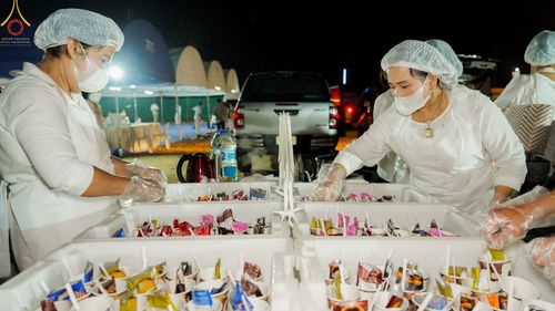 ภาพ No.70981:พิธีถวายภัตตาหารเป็นสังฆทาน แด่คณะพระธรรมยาตราฯ ในโครงการธรรมยาตราฯ ปีที่ 11 ณ อนุสรณ์สถานคลองบางนางแท่น อ.สามพราน จ.นครปฐม วันที่ 13 มกราคม พ.ศ. 2566