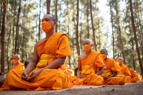 ภาพ No.70822:พิธีต้อนรับพระธรรมยาตรา ในโครงการธรรมยาตรากตัญญูบูชา มหาปูชนียาจารย์ พระมงคลเทพมุนี(สด จนฺทสโร) พระผู้ปราบมาร อนุสรณ์สถาน 7 แห่ง ปีที่ 11 วันที่ 14 มกราคม พ.ศ. 2566 ณ อนุสรณ์สถานลำดับที่ 3 สถานที่เกิดในเพศสมณะ วัดสองพี่น้อง อ.สองพี่น้อง จ.สุพรรณบุรี