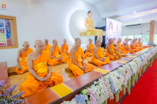 ภาพ No.331662:วันพุธที่ ๓ มิถุนายน พ.ศ.๒๕๖๙ พิธีทอดผ้าป่า ปฏิบัติธรรมกลั่นแผ่นดิน พิธีโปรยรัตนชาติ  และ พิธีตอกเสาเข็ม มงคลต้นแรก สถาปนา "องค์พระเจดีย์เพื่อสร้างสันติภาพโลก"  องค์แรก ครั้งแรกของลำปาง ประตูสู่ภาคเหนือ  ณ ศูนย์ปฏิบัติธรรมเถินเทิดธรรม อ.เถิน จ.ลำปาง