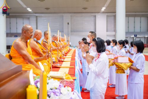 ภาพ No.90839:พิธีบำเพ็ญกุศลสวดพระอภิธรรม  อุบาสกถาวร พรหมถาวร (อุบาสกผู้ปั้นพระ) คืนที่ 4 วันอังคารที่ 17 ตุลาคม พ.ศ. 2566 ณ ห้องแก้วสารพัดนึก 1 สภาธรรมกายสากล วัดพระธรรมกาย จ.ปทุมธานี