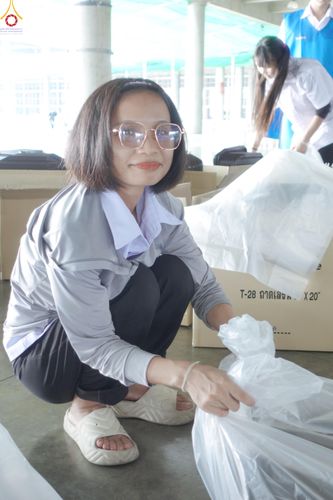 ภาพ No.321952:วันที่ 11-12 เมษายน พ.ศ.2569 การเตรียมงาน มัดถุงน้ำ , ผูกผ้าระบาย , เตรียมจุดฉันภัตตาหาร เพื่องานถวายมหาสังฆทาน 40,000 กว่าวัดทั่วประเทศ วันคุ้มครองโลก 22 เมษายน พ.ศ.2569 วัดพระธรรมกาย