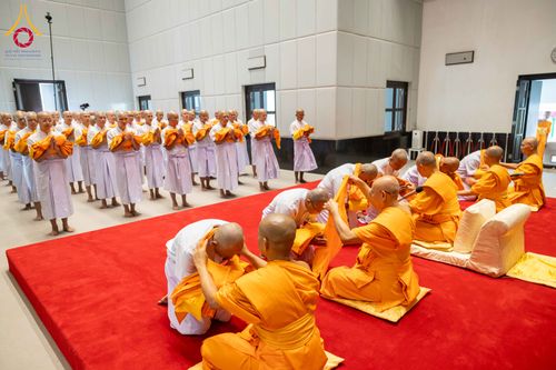 ภาพ No.321359:วันเสาร์ที่ 11 เมษายน พ.ศ.2569 พิธีขอบรรพชา พิธีขอสรณคมณ์และศีล, พิธีถวายบาตร พิธีอุปสมบท โครงการอุปสมบทหมู่ บูชาธรรมหลวงพ่อธัมมชโย พ.ศ.2569 โครงการอุปสมบทหมู่ธรรมทายาท ระดับอุดมศึกษา รุ่น 53 (ภาคฤดูร้อน) ณ วัดพระธรรมกาย ปทุมธานี