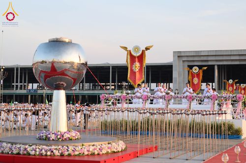 ภาพ No.312028:วันอังคารที่ 3 มีนาคม พ.ศ.2569 พิธีเวียนประทักษิณและจุดมาฆประทีป ณ ลานธรรมพระมหาธรรมกายเจดีย์ วัดพระธรรมกาย