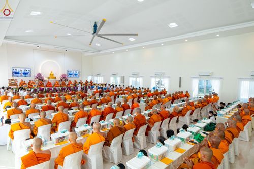 ภาพ No.70329:พิธีเจริญพระพุทธมนต์ ปฏิบัติธรรม มอบทุนการศึกษา ถวายสังฆทาน 139 วัด เพื่อถวายเป็นพุทธบูชา และขับเคลื่อนโครงการหมู่บ้านรักษาศีล 5 โดยคณะสงฆ์จังหวัดสุพรรณบุรี คณะศิษยานุศิษย์วัดพระธรรมกาย โครงการธรรมยาตรา ปีที่ 11 วันที่ 7 มกราคม พ.ศ. 2566 ณ ศูนย์ปฏิบัติธร