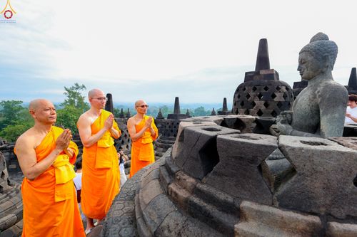 ภาพ No.331603:วันอาทิตย์ที่ 31 พฤษภาคม พ.ศ. 2569 เทศกาลวิสาขบูชานานาชาติ มหาเจดีย์บุโรพุทโธ (Borobudur) ในจังหวัดชวากลาง ประเทศอินโดนีเซีย
