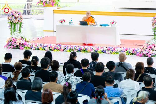 ภาพ No.336472:วันเสาร์ที่ 20 มิถุนายน 2569  โรงเรียน อบต.คลองสาม จัดโครงการ “โรงเรียนพ่อ–แม่”  เสริมพลังครอบครัวร่วมพัฒนาเด็กสู่การเป็นคนเก่งและดี  ผู้นำฟื้นฟูศีลธรรมโลก ณ วัดพระธรรมกาย