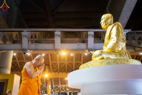 ภาพ No.90444:พิธีฉลองชัยสวดมนต์บทธัมมจักกัปปวัตตนสูตร 5,759,139,139 จบ เนื่องใน 139 ปี วันคล้ายวันเกิดด้วยรูปกายเนื้อ พระมงคลเทพมุนี (สด จนฺทสโร) พระผู้ปราบมาร วันอังคารที่ 10 ตุลาคม พ.ศ. 2566 ณ มหารัตนวิหารคด วัดพระธรรมกาย จ.ปทุมธานี