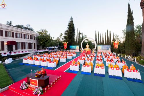 ภาพ No.332911:วันอาทิตย์ที่ 31 พฤษภาคม พ.ศ. 2569 วันวิสาขบูชา ณ วัดพระธรรมกายแคลิฟอร์เนีย  ประเทศสหรัฐอเมริกา