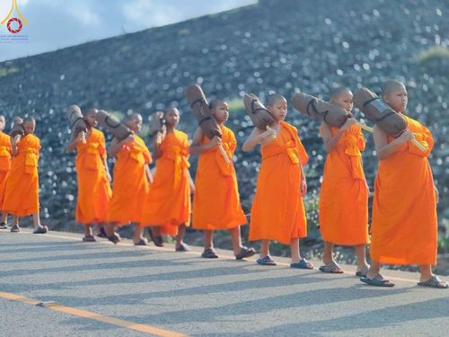 ภาพ No.218179:วันอังคารที่ 16 เมษายน พ.ศ. 2568 กิจกรรมสามเณรเดินธรรมยาตรา ในโครงการบรรพชา สามเณรภาคฤดูร้อนปี 2568 ศูนย์ปฏิบัติธรรมเขาคิชฌกูฏ จันทบุรี
