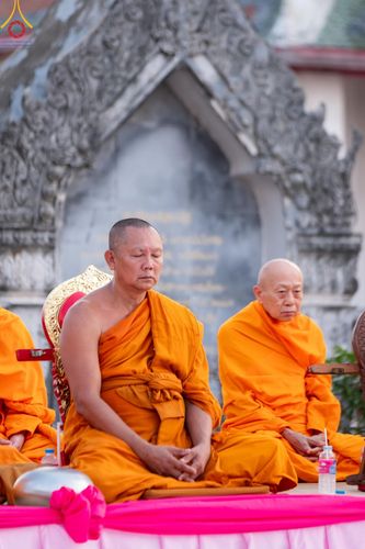 ภาพ No.58073:พิธีตักบาตรพระภิกษุและสามเณร 180 รูป ณ ลานองค์พระสมุทรเจดีย์ จ.สมุทรปราการ วันเสาร์ที่ 27 เมษายน พ.ศ. 2567