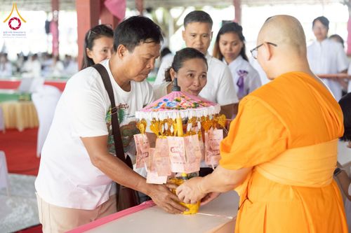 ภาพ No.250240:วันอังคารที่ 7 ตุลาคม พ.ศ. 2568 พิธีทอดผ้าป่าเพื่อสร้าง "ลานอเนกประสงค์พญานาค 4 ตระกูล" ณ พุทธอุทยานนานาชาติ อ.โพนพิสัย จ.หนองคาย