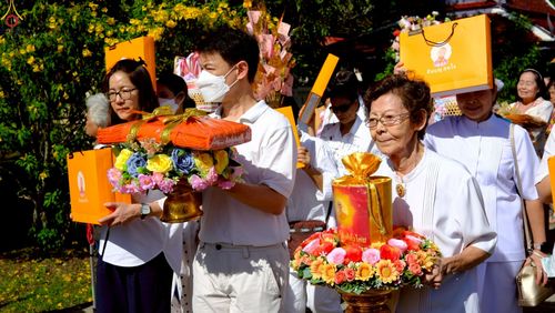 ภาพ No.260524:วันที่ 19 ตุลาคม พ.ศ. 2568 พิธีทอดกฐินสามัคคีทั่วไทย 30,000 วัด โดยคณะศิษยานุศิษย์ บูชาธรรม 81 ปี หลวงพ่อธัมมชโย ณ วัดละมุด อ.นครชัยศรี จ.นครปฐม