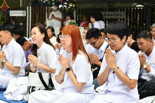 ภาพ No.143835:พิธีตัดปอยผม โครงการอุปสมบทหมู่ พระธรรมทายาทนานาชาติ (ภาษาจีน) รุ่นที่ 19 วันอาทิตย์ที่ 7 กรกฎาคม พ.ศ. 2567 ณ สนามหญ้า หน้าบ้านแก้วอาสาสมัคร วัดพระธรรมกาย