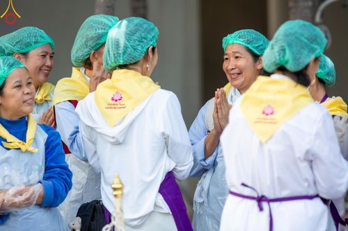 ภาพ No.198677:V.50 สารพัดV สารพัดดี ที่ธรรมยาตรา ในโครงการธรรมยาตรา กตัญญูบูชา มหาปูชนียาจารย์ พระมงคลเทพมุนี(สด จนฺทสโร) พระผู้ปราบมาร อนุสรณ์สถาน 7 แห่ง ปีที่ 13 ระหว่างวันที่ 2-31 มกราคม พ.ศ. 2568