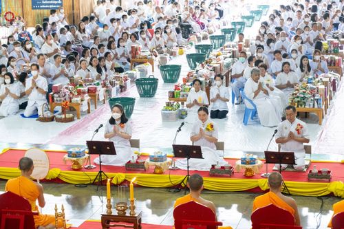 ภาพ No.88519:พิธีตักบาตรฉลองพระใหม่ โครงการอุปสมบทหมู่บูชาธรรมครบรอบ 106 ปี วันครูผู้ค้นพบวิชชาธรรมกาย ณ มหารัตนวิหารคด 11 วัดพระธรรมกาย ในวันอาทิตย์ ที่ 24 กันยายน พ.ศ. 2566