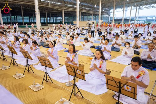 ภาพ No.202260:พิธีถวายภัตตาหารเป็นสังฆทาน แด่พระธรรมยาตรา ณ วัดพระธรรมกาย ตำบลคลองสาม อำเภอคลองหลวง จังหวัดปทุมธานี ในโครงการธรรมยาตรา กตัญญูบูชา มหาปูชนียาจารย์ พระมงคลเทพมุนี(สด จนฺทสโร) พระผู้ปราบมาร อนุสรณ์สถาน 7 แห่ง ปีที่ 13 วันที่ 27 มกราคม พ.ศ. 2568