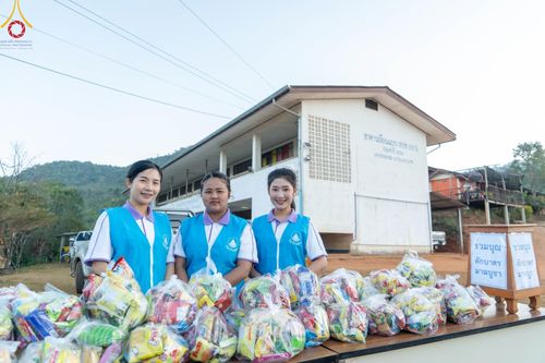 ภาพ No.125193:พิธีตักบาตรเนื่องในวันมาฆบูชา ณ สนามโรงเรียนบ้านนาเกียน  อำเภออมก๋อย จังหวัดเชียงใหม่ วันเสาร์ที่ ๒๔ กุมภาพันธ์ พ.ศ. ๒๕๖๗