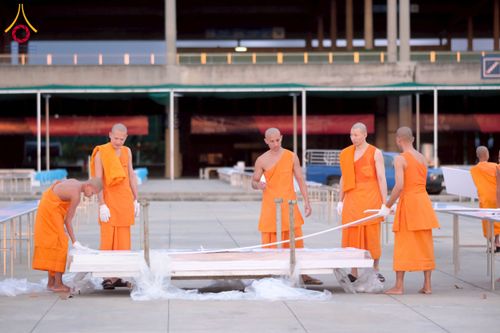 ภาพ No.217693:วันที่ 10-14 เมษายน พ.ศ. 2568 เจ้าหน้าที่อาสาสมัคร เตรียมงานวันคุ้มครองโลก ชุดที่ 2 วัดพระธรรมกาย จ.ปทุมธานี
