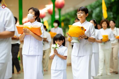 ภาพ No.141289:พิธีบรรพชาอุปสมบท โครงการอุปสมบทหมู่รุ่นผู้บริหาร รุ่นที่ 14 โครงการอุปสมบทหมู่ธรรมทายาท ระดับอุดมศึกษา รุ่นที่ 51 ภาคฤดูฝน ณ โบสถ์พระไตรปิฎก วัดพระธรรมกาย ในวันเสาร์ที่ 15 มิถุนายน พ.ศ. 2567