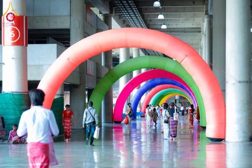 ภาพ No.143631:พิธีถวายผ้าไตร, สวดธรรมจักร, ปฏิบัติธรรม และฟังแสดงพระธรรมเทศนา ภาษาเมียนมา โดยมีสาธุชนชาวเมียนมากว่า 4,000 คน เข้าร่วมพิธี ณ มหารัตนวิหารคด วัดพระธรรมกาย วันอาทิตย์ที่ 7 กรกฎาคม พ.ศ. 2567