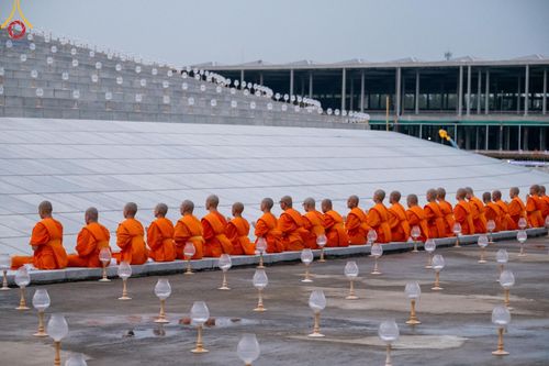 ภาพ No.154767:พิธีจุดประทีป, พิธีฉลองชัยสวดมนต์บทธัมมจักกัปปวัตนสูตร ณ มหารัตนวิหารคด วัดพระธรรมกาย วันอังคารที่ 17 กันยายน พ.ศ. 2567