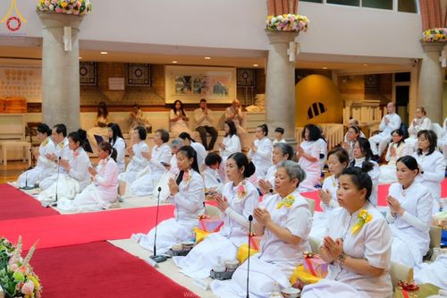 ภาพ No.159874:พิธีบูชาข้าวพระ วันอาทิตย์ต้นเดือน ณ วัดพระธรรมกายลอนดอน วันที่ 6 ตุลาคม พ.ศ. 2567