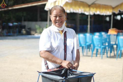 ภาพ No.83107:พิธีทอดผ้าป่ากำเเพงเเก้วเฟส 2 เฟสสำเร็จ  แผ่นดินอันศักดิ์สิทธิ์ สถานที่สถาปนา ปทุมเจดีย์ พระพุทธเจ้าห้าพระองค์  ณ ศูนย์อบรมเยาวชนปัตตานี อ.หนองจิก จ.ปัตตานี ในวันอาทิตย์ ที่ 25 มิถุนายน พ.ศ. 2566