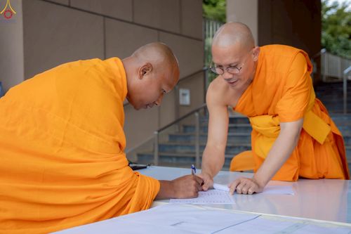 ภาพ No.243207:วันที่ 23-31 สิงหาคม พ.ศ. 2568 เจ้าหน้าที่ทุกสถานะ ทุ่มเทจัดงาน สัมมนารวมใจผู้นำบุญ เพื่องานกฐินสามัคคีทั่วไทย 30,000 วัด บูชาธรรม 81 ปี หลวงพ่อธัมมชโย