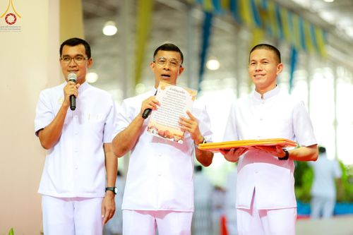 ภาพ No.154454:พิธีทอดผ้าป่าสมทบกฐินวัดพระธรรมกาย และสมทบกฐิน 30,000 วัดทั่วไทย ครั้งที่ 2 ณ สภาธรรมกายสากล วัดพระธรรมกาย วันอังคารที่ 17 กันยายน พ.ศ. 2567