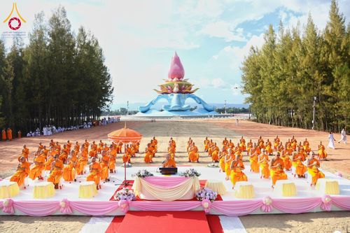 ภาพ No.162045:พิธีโปรยรัตนชาติ ลานอเนกประสงค์พญานาค 4 ตระกูล วันพฤหัสบดีที่ 17 ตุลาคม พ.ศ. 2567 ณ พุทธอุทยานนานาชาติ จังหวัดหนองคาย