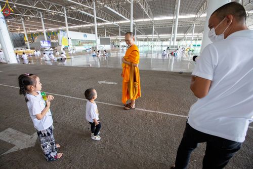 ภาพ No.82441:พิธีหล่อพระประธานเพื่อประดิษฐาน ณ มหาวิหารคด วันอาทิตย์ที่ 11 มิถุนายน พ.ศ. 2566 ณ สภาธรรมกายสากล วัดพระธรรมกาย