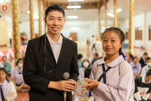 ภาพ No.105021:วันรวมพลังเด็กดี V-Star ผู้นำฟื้นฟูศีลธรรมโลก จังหวัดตาก ณ วัดดอนเจดีย์ อ.พบพระ จ.ตาก วันจันทร์ที่ 25 ธันวาคม พ.ศ. 2566