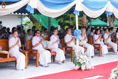 ภาพ No.140403:พิธีตอกเสาเข็มเป็นปฐมฤกษ์ เพื่อสร้างกุฎิและหอสวดมนต์ และพิธีทอดผ้าป่าบำรุงวัด ณ วัดกลางธนรินทร์ ต.บ้านแป้ง อ.พรหมบุรี จ.สิงห์บุรี วันอาทิตย์ที่ 9 มิถุนายน พ.ศ.2567